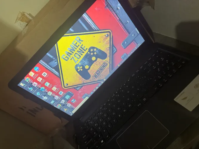 Notebook ASUS VivoBook X543U