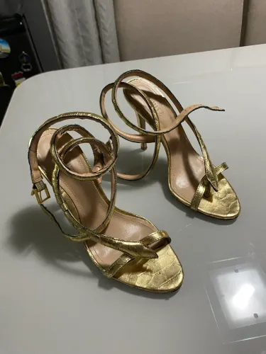 SANDÁLIA SCHUTZ COBRA DOURADA