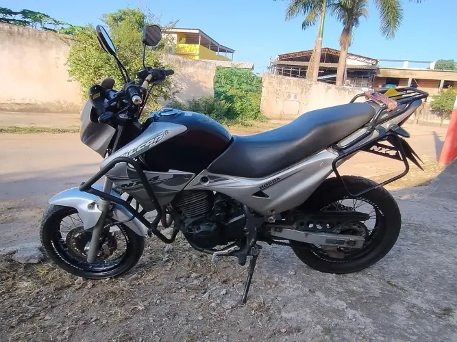 Falcon com manutençãorigorosamente em dia, Motard com raiação dupla, protetor carenagem..