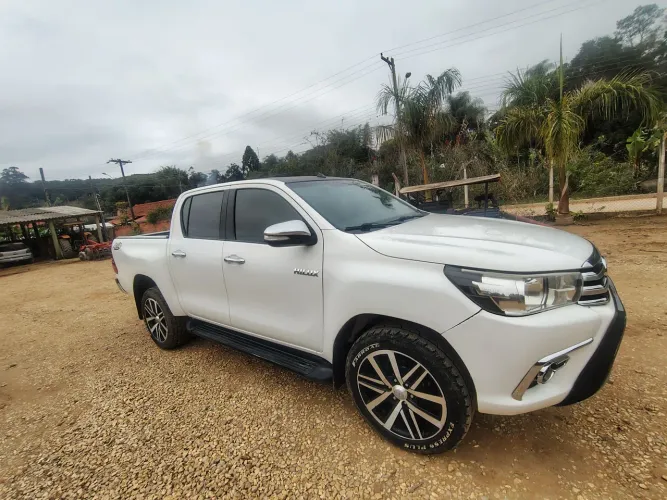 Toyota Hilux CD SR 4X4 2.8 TDI Diesel Aut. 2016