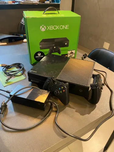 Xbox one 500gb com 3 jogos