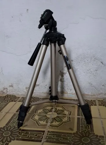 Tripé de alumínio para filmagem 