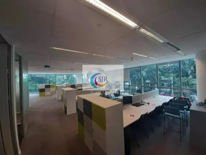 Conjunto comercial de 485,46 m² com 13 vagas no Itaim Bibi