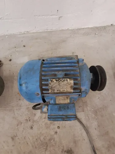 Motor Trifásico VOGES MODELO V 80 B4-E3172 - 1725rpm 1,5 CV