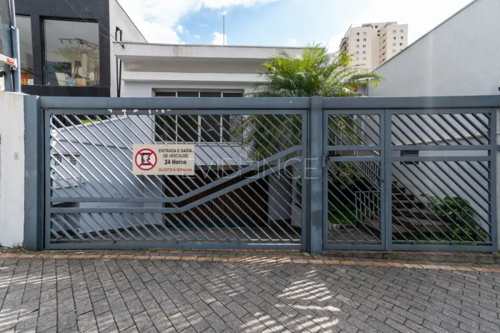 Sobrado comercial para venda ou locação no Tatuapé - 6 vagas