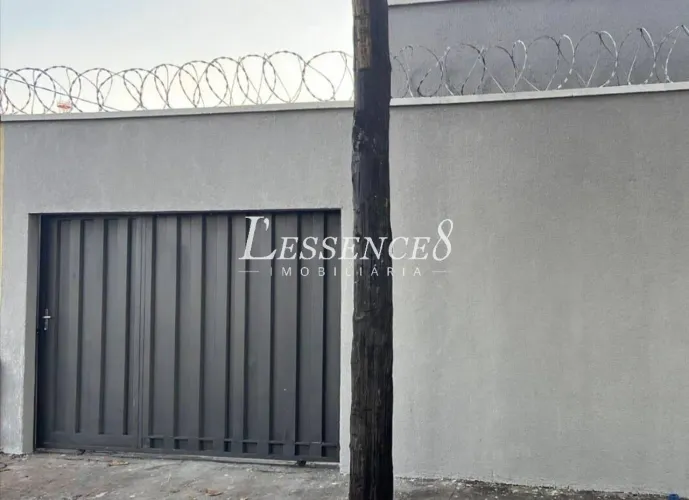 Casa 2Qts | 231m² | Próxima à Praça do Jacaré | St. Crimeia Oeste | Goiânia