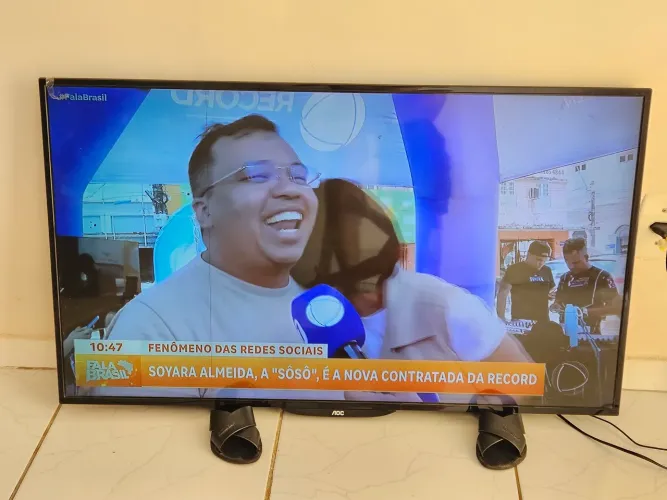 TV AOC 43" usada NÃO É SMART