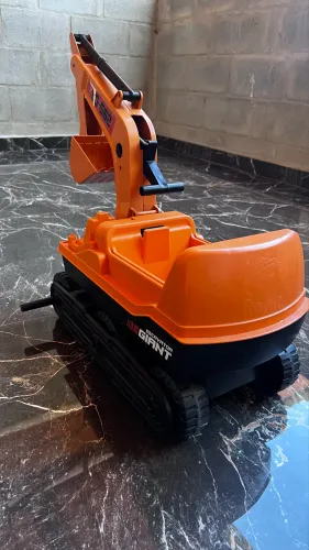 Trator gigante escavadeira até 50kg