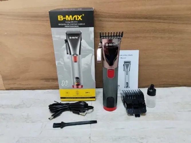 Maquina Cortar Cabelo B-Max BM-C018 Display Digital