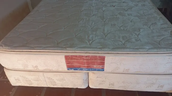 Cama box Queen completa frete grátis