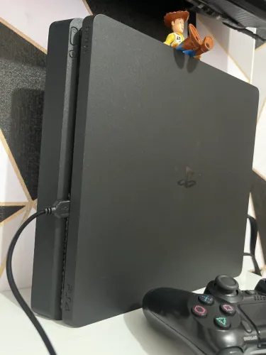 Ps4 slim vende-se
