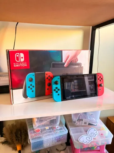 Nintendo Switch Original com 2 jogos
