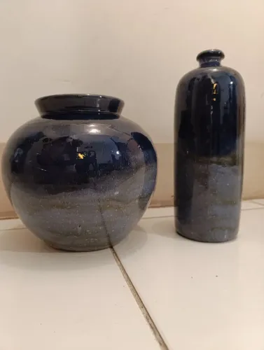 Conjunto de 2 vasos decorativos em cerâmica