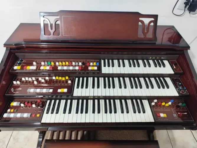 Órgão Gambitt FX-5 3 Teclados - Excelente Estado - Ideal para Estudo