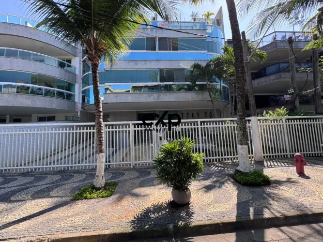 Cobertura em condomínio no Recreio dos Bandeirantes