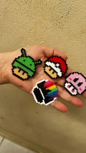 Ímã de geladeira em pixel art