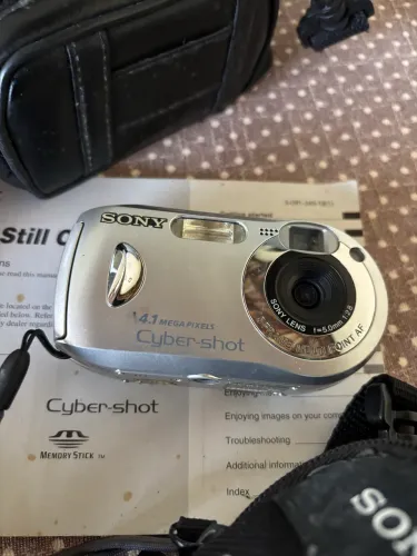 Máquina Fotográfica Digital Ciber Shot