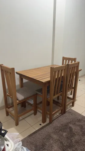 Jogo de mesa 4 cadeiras