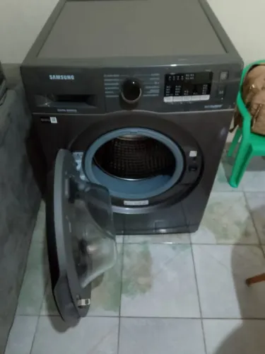 Lava e seca Samsung.