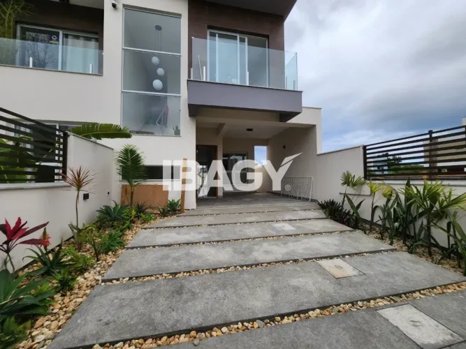 Excelente Casa 3 dormitório(s) em Campeche - Florianópolis