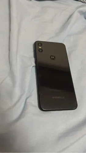 Motorola One com defeito