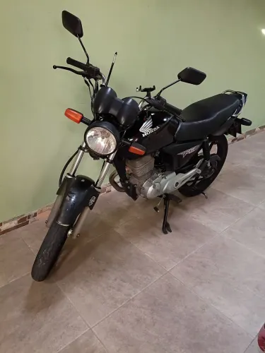 Vendo titan esd R$9,800