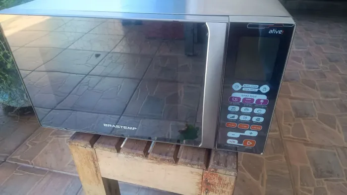Microondas Brastemp 30 litros 127V Inox com função Grill