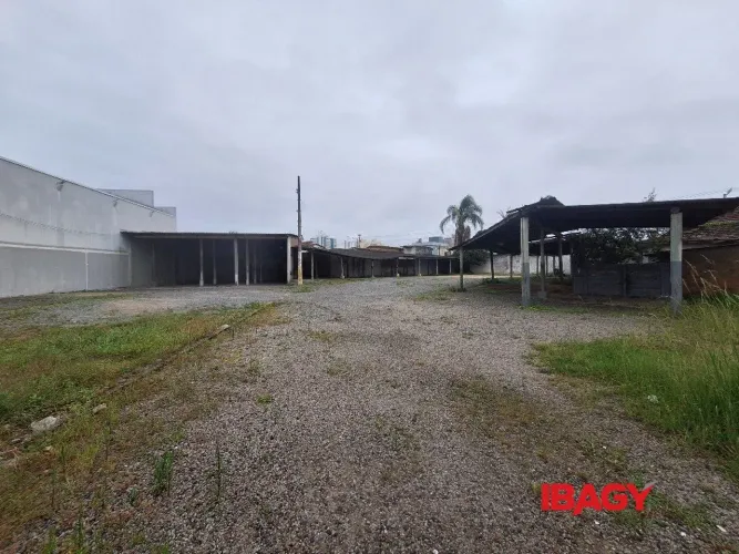 Oportunidade! Terreno em Capoeiras - Florianópolis