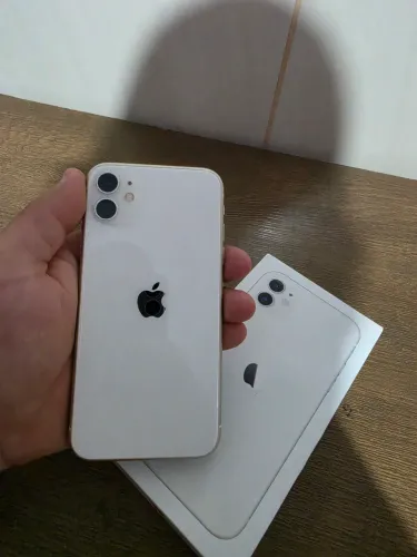 iPhone 11 impecável