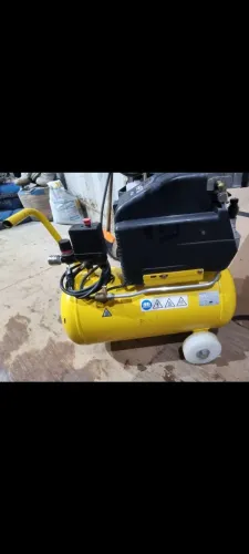 Pressure Motocompressor de Ar 8,2 / 24 Litros<br><br>PARCELA NO CARTAO ATE 12X