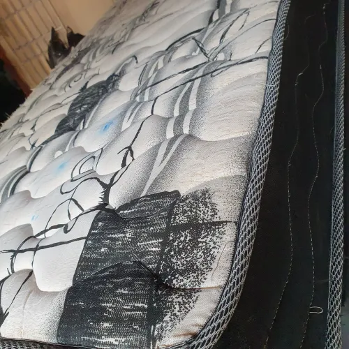 Cama box solteiro(6pés), bege/,tbm tenho ocolchão Ortobom 