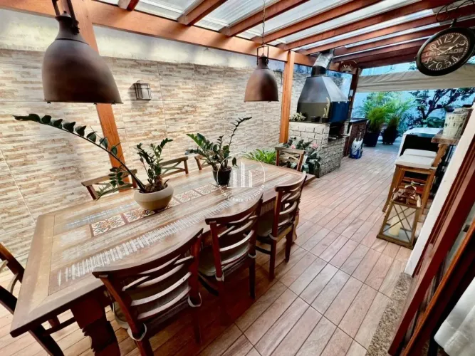 Casa em Carvoeira - Florianópolis