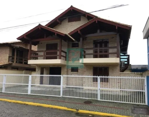 Oportunidade!!! Pousada À venda Próximo À Praia Do Centro E 4 Ilhas Em Bombinhas-SC, confi