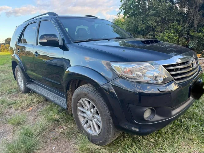 Toyota Hilux SW4 SRV D4-d 4X4 3.0 TDI Dies. AUT 2015
