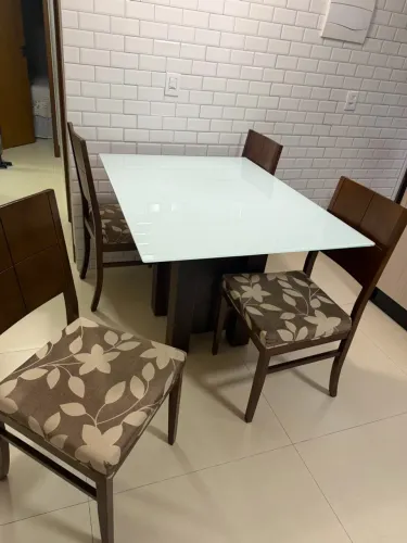 Mesa de Vidro com 4 cadeiras 1,20 x 0,90