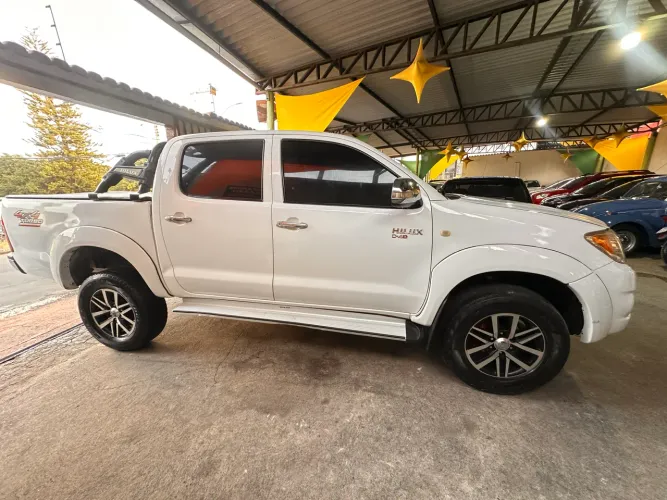 Toyota Hilux CD D4-d 4X4 2.5 16V 102cv TB Dies. 2009