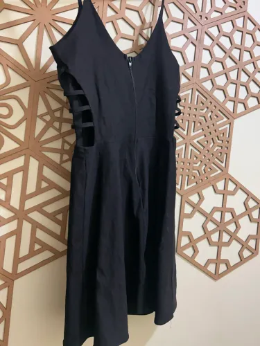 Vestido curto preto com bojo TAM G