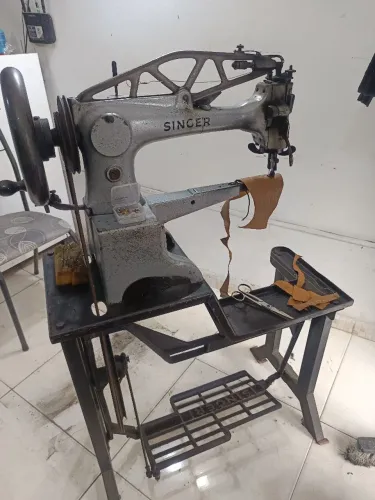Máquina de costura para Sapateiro Remendeira 