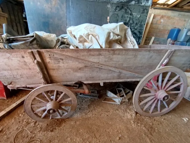 Carroça antiga madeira original 