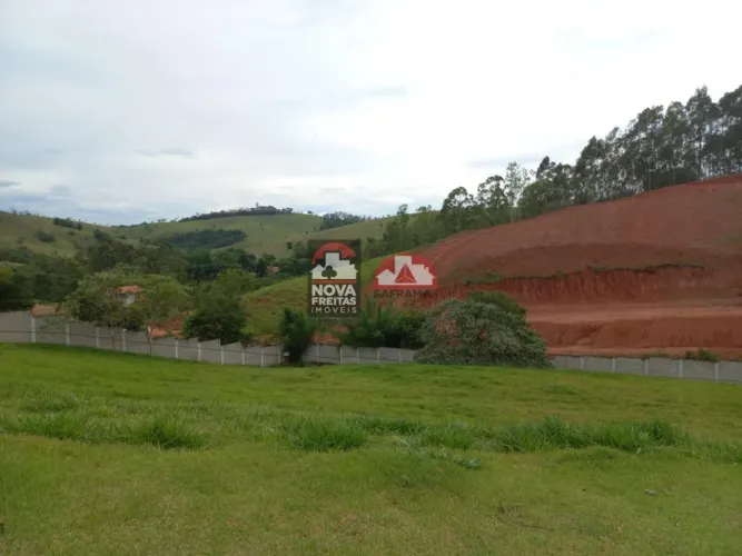Terreno Padrão em Condomínio em Jambeiro