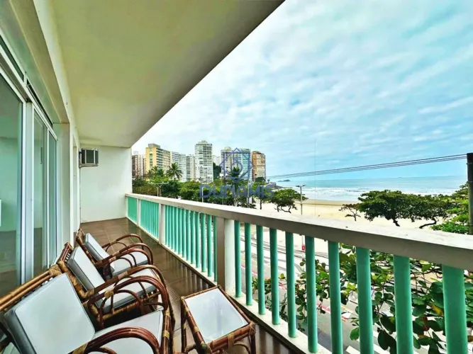 EXCELENTE APARTAMENTO À VENDA NA PRAIA DAS PITANGUEIRAS- FRENTE MAR