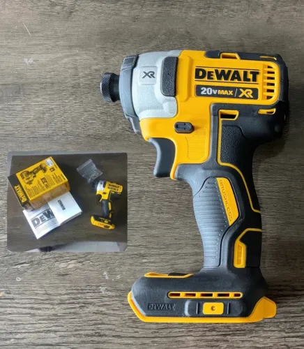 Parafusadeira de impacto DEWALT 20V