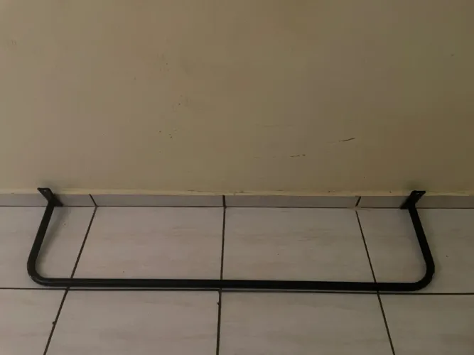 Arara de ferro para parede