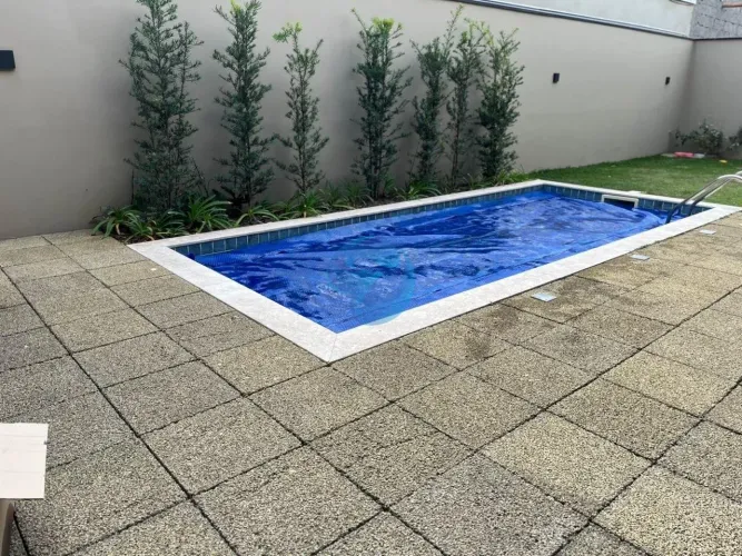 Casa em condomínio no Residencial Monte Carlo