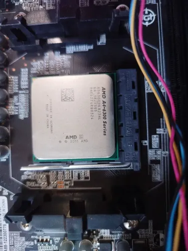 Processador Amd A4-series A4-6300 2 Núcleos E 3.9ghz (Usado)
