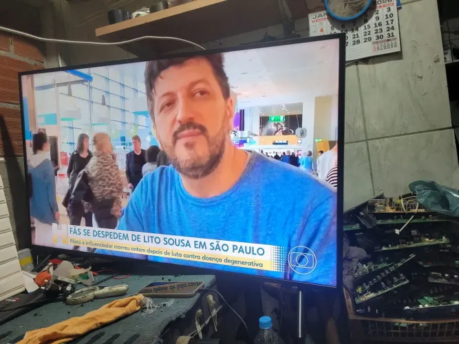 Vendo tv Samsung 49 polegadas led esmart funcionando