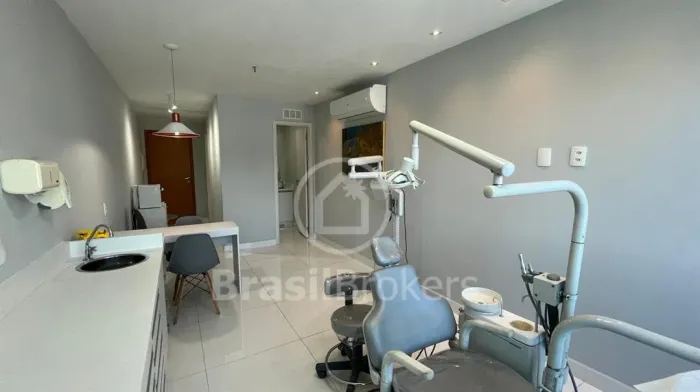 Sala Comercial à Venda no Recreio dos Bandeirantes com 28m²