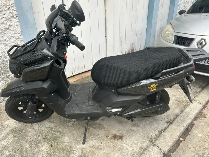 Moto elétrica AG11 tank