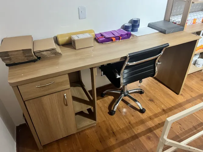 Mesa de escritório + cadeira ?oportunidade única ?