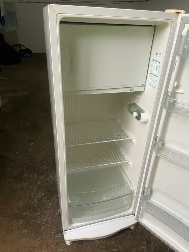 Geladeira Consul 1 porta degelo seco 